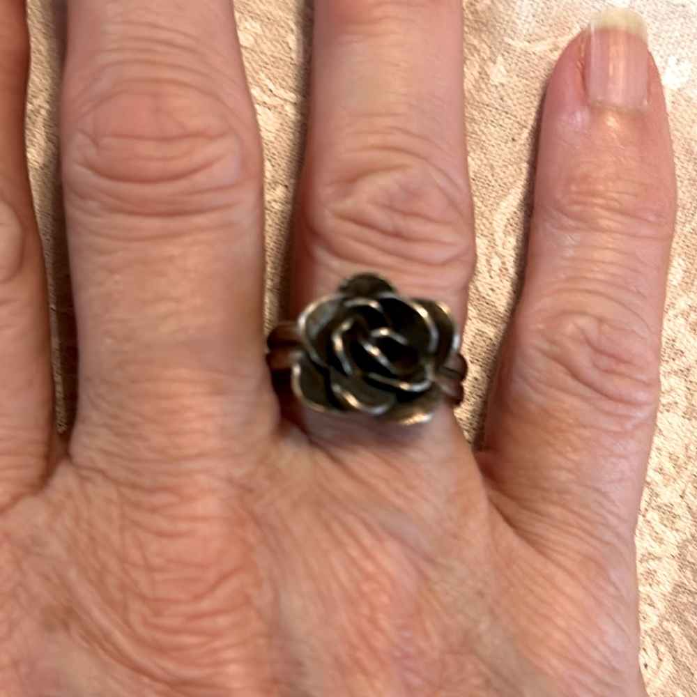 Retired Silpada Sterling Silver Rose Ring Size 8